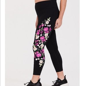 Torrid Black Floral Active Leggings